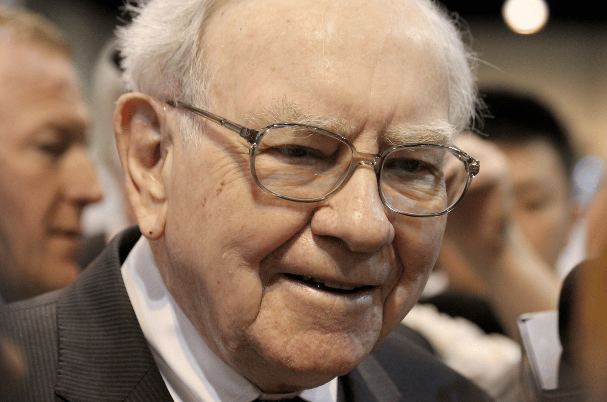 2 Warren Buffett Stocks to Buy Hand Over Fist in 2026 and 1 to Avoid